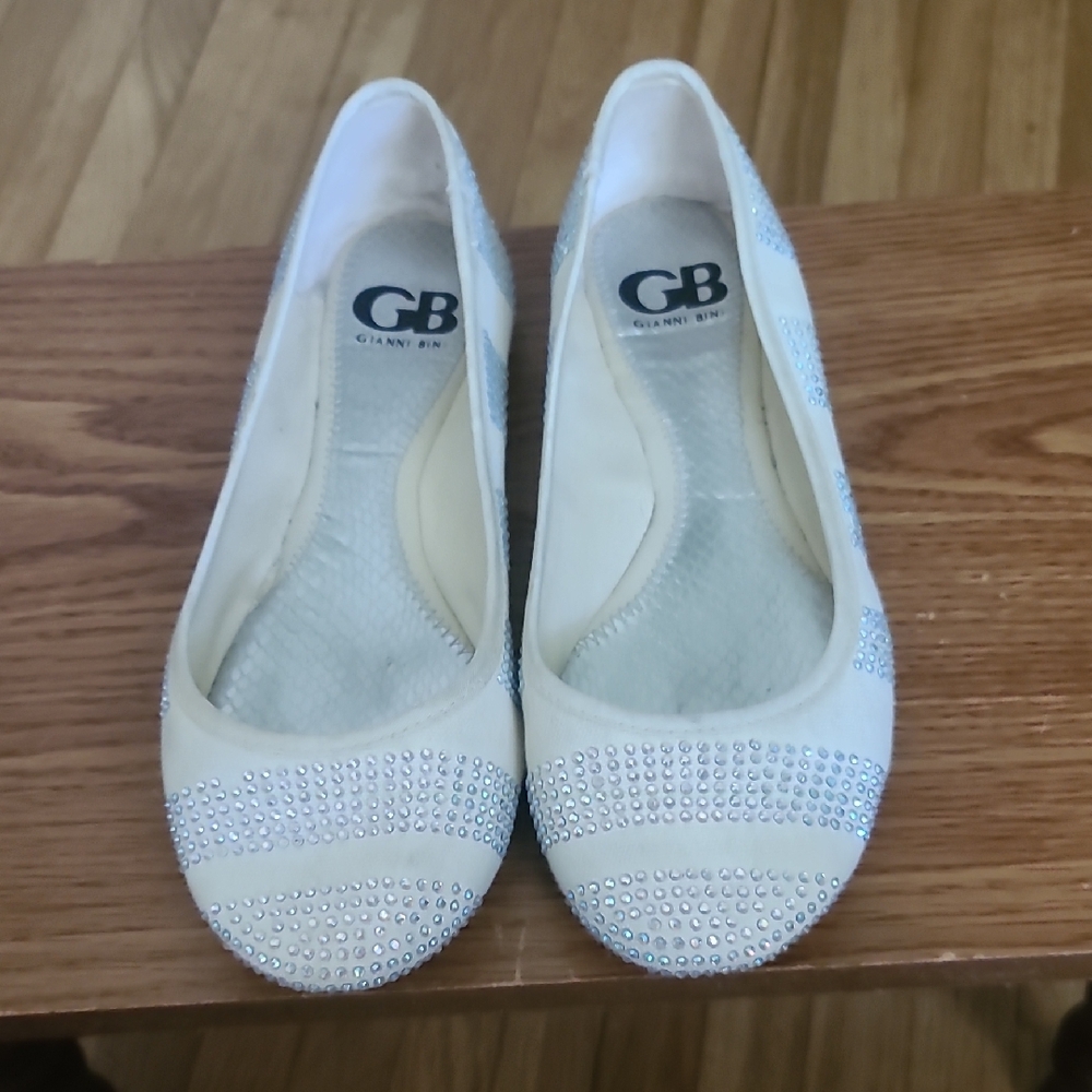 Gianni Bini Cream Flats with Silver Studs